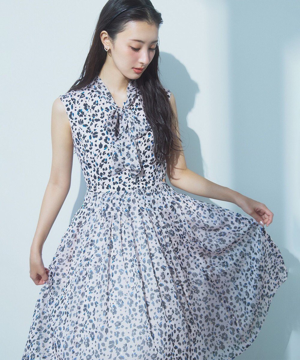 【トッカ/TOCCA】の【美人百花掲載】【消臭】FLOWER PETALS CARPET ドレス インテリア・キッズ・メンズ・レディースファッション・服の通販 founy(ファニー) 　雑誌掲載アイテム　Magazine Picks & Fashion Features　ファッション雑誌　Fashion Magazines　ビジンヒャッカ　美人百花　ファッション　Fashion　レディースファッション　Fashion for Women　ワンピース　Dresses　フォーマル・パーティードレス・結婚式用ドレス　Elegant & Casual Dresses　エアリー　Airy Texture　シフォン　Chiffon, Lightweight Fabric　ドット　Polka Dot, Dot Pattern　ドレス　Dress, One-Piece　フェミニン　Feminine, Girly　フラワー　Flower, Floral　プリント　Print, Printed Pattern　リボン　Ribbon, Bow　エレガント 上品　Elegant　夏　Summer　春　Spring　S/S・春夏　SS, Spring/Summer, Warm Season　雑誌　Magazine, Fashion Magazine　ピンク系5|ID: prp329100004839650 ipo3291000000035517473