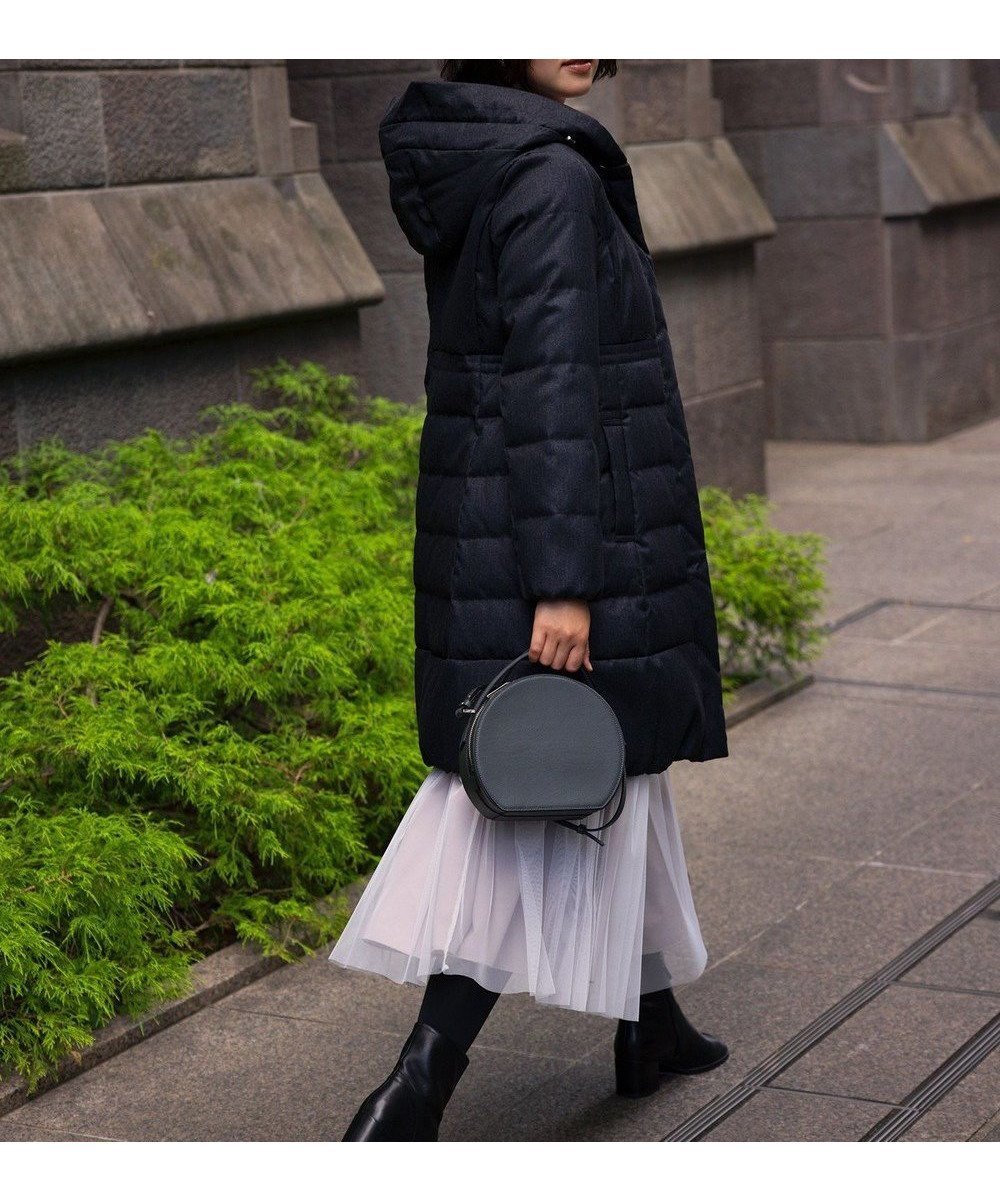 【組曲/KUMIKYOKU】のライトタフタロングダウンコート インテリア・キッズ・メンズ・レディースファッション・服の通販 founy(ファニー) 　ファッション　Fashion　レディースファッション　Fashion for Women　アウター　Coat / Outerwear Collection　コート・ロングコート・ピーコート　Long Coats, Peacoats & More　レディースジャケット・軽アウター　Jackets　ダウンジャケット・軽量ダウン　Warm & Lightweight Down Jackets　軽量　Lightweight, Ultra Light　シェイプ　Shape, Slim Fit　ジャケット　Jacket, Outerwear　ストール　Stole, Wrap　スリット　Slit, Slit Detail　タフタ　Taffeta, Structured Fabric　ダウン　Down, Puffer　ツイード　Twill, Twill Weave　人気　Popular, Best Seller　バランス　Balance, Style Balance　フラット　Flat, Flat Shoes　フレア　Flare, Flared　プリント　Print, Printed Pattern　モダン　Modern, Contemporary　無地　Plain, Solid Color　ロング　Long, Long-Length　A/W・秋冬　Autumn/Winter　エレガント 上品　Elegant　チャコールグレーツイード系5|ID: prp329100004839657 ipo3291000000035380471