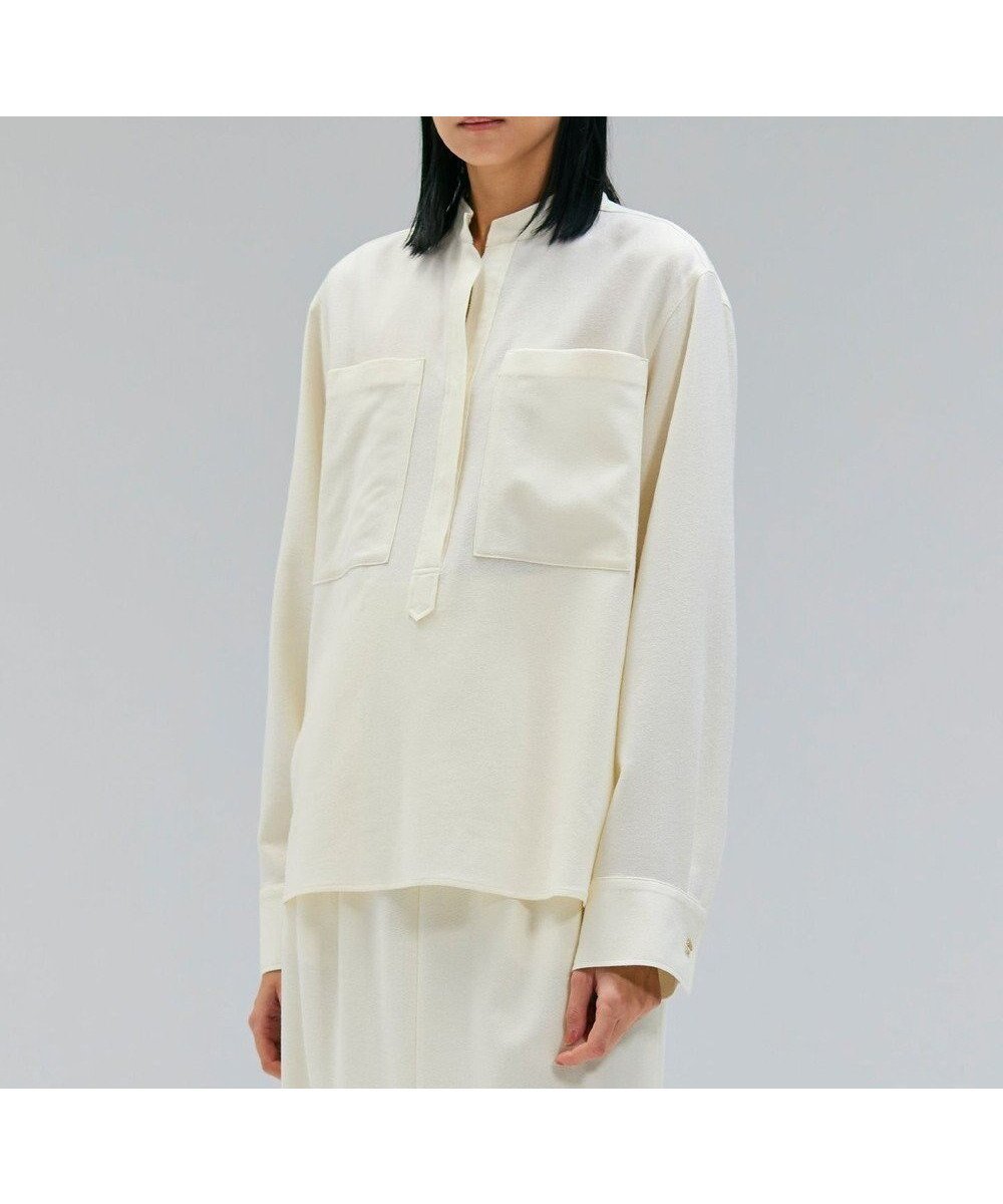 【ベイジ,/BEIGE,】の【VERY NaVY12月号掲載】TERNES / ビックポケットプルオーバーウールブラウス インテリア・キッズ・メンズ・レディースファッション・服の通販 founy(ファニー) 　雑誌掲載アイテム　Magazine Picks & Fashion Features　ファッション雑誌　Fashion Magazines　ヴェリィ　VERY　オッジ　Oggi　ファッション　Fashion　レディースファッション　Fashion for Women　トップス・カットソー　Cut & Sew Tops　シャツ・ブラウス・オフィスカジュアル　Elegant Blouses & Button-Ups　カジュアルプルオーバー・ニットトップス　Pullovers & Knit Tops / Casual Pullovers　1月号　January Issue　12月号　December Issue　ショルダー　Shoulder, Shoulder Strap　スキッパー　Skipper, Open Collar　スリット　Slit, Slit Detail　雑誌　Magazine, Fashion Magazine　ドロップ　Drop Shoulder, Dropped Style　ハイネック　High Neck, Mock Neck　ポケット　Pocket, Pocket Detail　リラックス　Relax, Relaxed Fit　ロング　Long, Long-Length　A/W・秋冬　Autumn/Winter　Bone|ID: prp329100004839667 ipo3291000000035268281