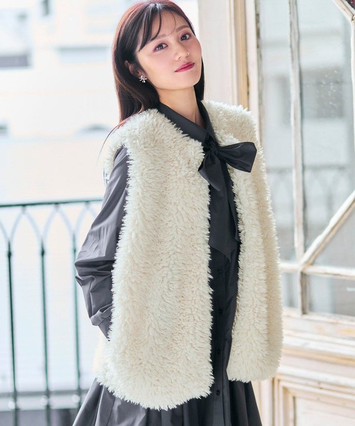 【フェルゥ/Feroux】のプードルファー ジレ インテリア・キッズ・メンズ・レディースファッション・服の通販 founy(ファニー) https://founy.com/ ファッション Fashion レディースファッション Fashion for Women アウター Coat / Outerwear Collection トップス・カットソー Cut & Sew Tops ベスト&ジレ / 重ね着スタイル Vests & Gilets ベスト Vest, Waistcoat ポケット Pocket, Pocket Detail リラックス Relax, Relaxed Fit A/W・秋冬 Autumn/Winter |ID: prp329100004840027 ipo3291000000035626300