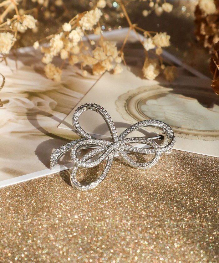 【ティアクラッセ/Tiaclasse】のクロスリボンデザインブローチ インテリア・キッズ・メンズ・レディースファッション・服の通販 founy(ファニー) https://founy.com/ ファッション Fashion レディースファッション Fashion for Women アクセサリー Fashion Accessories シューズ Shoes, Footwear チュニック Tunic, Long Top ブローチ Brooch, Pin Brooch モチーフ Motif, Design Theme ラウンド Round, Round Neck リボン Ribbon, Bow 再入荷 Restock / Back in Stock 新作・新入荷 New Arrivals / New In |ID: prp329100004840046 ipo3291000000035988507