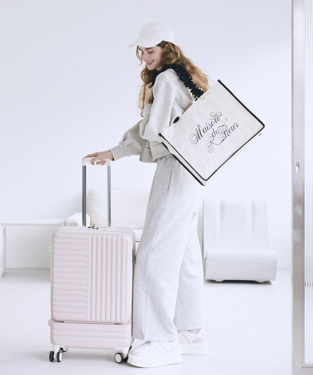 【メゾンドフルール/Maison de FLEUR】のロゴ刺繍フリルハンドル帆布キャリーオンバッグ インテリア・キッズ・メンズ・レディースファッション・服の通販 founy(ファニー) 　ファッション　Fashion　レディースファッション　Fashion for Women　バッグ　Bags　ガーリー　Girly, Feminine Style　キャンバス　Canvas, Canvas Fabric　スマート　Smart, Elegant　チャーム　Charm, Pendant　トレンド　Trend, Trending Now　パイピング　Piping, Trim Design　フリル　Frill, Ruffle　ポケット　Pocket, Pocket Detail　旅行　Travel　Black|ID: prp329100004840148 ipo3291000000035270177