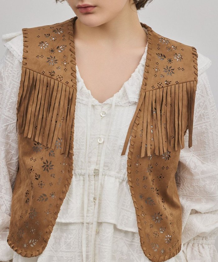 【グレース コンチネンタル/GRACE CONTINENTAL】のフェイクスウェードジレ インテリア・キッズ・メンズ・レディースファッション・服の通販 founy(ファニー) https://founy.com/ ファッション Fashion レディースファッション Fashion for Women アウター Coat / Outerwear Collection トップス・カットソー Cut & Sew Tops ベスト&ジレ / 重ね着スタイル Vests & Gilets コンパクト Compact, Small Size トレンド Trend, Trending Now フリンジ Fringe, Tassel プリント Print, Printed Pattern ベスト Vest, Waistcoat ボヘミアン Bohemian, Ethnic Style リアル Real, Realistic ワーク Workwear, Utility Style 夏 Summer 春 Spring S/S・春夏 SS, Spring/Summer, Warm Season |ID: prp329100004840211 ipo3291000000035270412