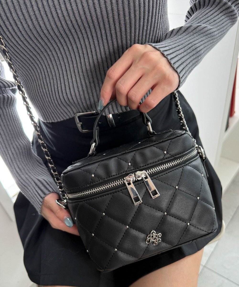 【ウィゴー/WEGO】のメタルパーツキルティングバニティショルダー インテリア・キッズ・メンズ・レディースファッション・服の通販 founy(ファニー) ファッション Fashion レディースファッション Fashion for Women ガーリー Girly, Feminine Style キルティング Quilted, Quilting ショルダー Shoulder, Shoulder Strap スマホ Smartphone, Mobile Device メタル Metal, Metal Parts ロング Long, Long-Length エレガント 上品 Elegant ブラック|ID: prp329100004840281 ipo3291000000035270651