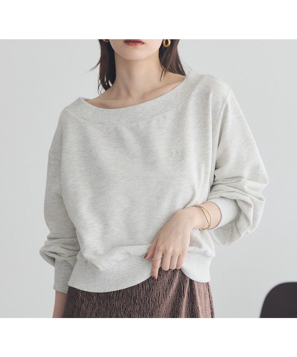 【アースミュージックアンドエコロジー/earth music&ecology】のショート丈ワンポイント刺繍オフショルスウェット 人気、トレンドファッション・服の通販 founy(ファニー) 　ファッション　Fashion　レディースファッション　Fashion for Women　トップス・カットソー　Cut & Sew Tops　レディースパーカー・カジュアルフーディー　Casual Hoodies & Sweatshirts　スウェット・クルーネックトップス　Sweatshirts & Crewnecks / Relaxed Fit Sweat Tops　おすすめ　Recommended / Our Picks　ショート　Short, Short Length　シンプル　Simple, Minimal　スウェット / スエット　Sweatshirt, Sweatwear　フェミニン　Feminine, Girly　ポケット　Pocket, Pocket Detail　ワンポイント　One Point, Statement Accent　A/W・秋冬　Autumn/Winter　 other-1|ID: prp329100004840346 ipo3291000000035714917
