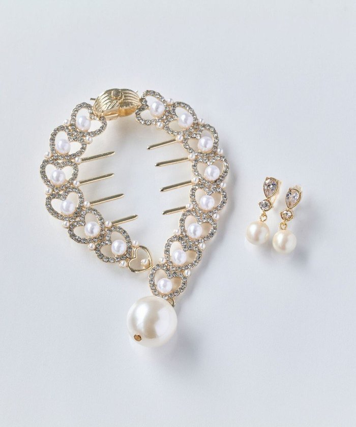 【フィービィー/phoebe】のオンワード限定セット ルナドロップパールイヤリング×ハートシニヨンカフ インテリア・キッズ・メンズ・レディースファッション・服の通販 founy(ファニー) https://founy.com/ ファッション Fashion レディースファッション Fashion for Women ジュエリー Jewelry ファッションリング Fashion Rings イヤリング・フープ・ドロップタイプ Hoop, Drop & Clip Earrings アクセサリー Fashion Accessories イヤリング Earrings エレガント 上品 Elegant チェーン Chain, Chain Strap ハーフ Half, Half-Length パール Pearl, Pearl Accent ビジュー Bijou, Jewel-like Accent |ID: prp329100004840351 ipo3291000000035803192