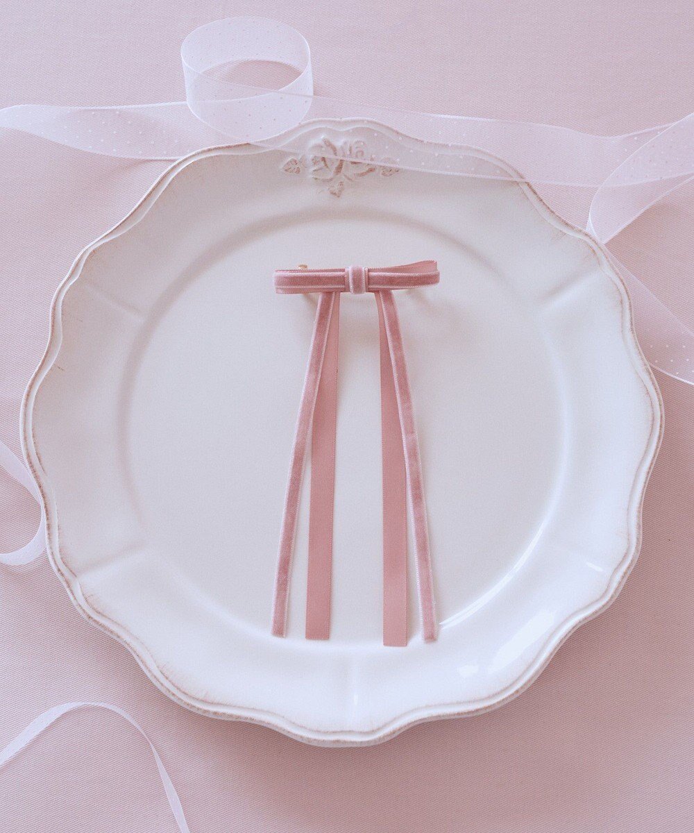 【メゾンドフルール/Maison de FLEUR】のピンクマニアレイヤードリボンバレッタ インテリア・キッズ・メンズ・レディースファッション・服の通販 founy(ファニー) 　ファッション　Fashion　レディースファッション　Fashion for Women　シュシュ&ヘアアクセ/ヘアアレンジ　Scrunchies & Hair Accessories　アクセサリー　Fashion Accessories　サテン　Satin, Glossy Fabric　トレンド　Trend, Trending Now　バレッタ　Barrette, Hair Clip　フェミニン　Feminine, Girly　ベロア　Velour, Soft Velvet　リボン　Ribbon, Bow　Pink Beige|ID: prp329100004840396 ipo3291000000035804646