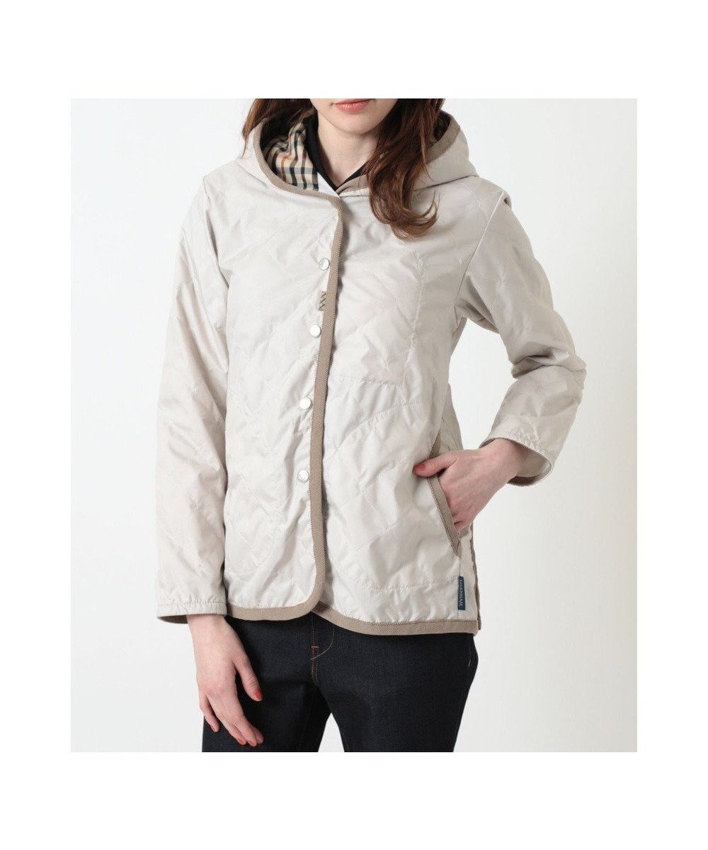 【ダックス/DAKS】のDAKS×LAVENHAM フーディブルゾン インテリア・キッズ・メンズ・レディースファッション・服の通販 founy(ファニー) 　ファッション　Fashion　レディースファッション　Fashion for Women　アウター　Coat / Outerwear Collection　レディースジャケット・軽アウター　Jackets　ブルゾンジャケット・スポーティアウター　Blouson Jackets　おすすめ　Recommended / Our Picks　キルティング　Quilted, Quilting　ジャケット　Jacket, Outerwear　チェック　Check, Plaid, Tartan　パイピング　Piping, Trim Design　フロント　Front, Front Design　ブルゾン　Blouson, Bomber Jacket　夏　Summer　春　Spring　S/S・春夏　SS, Spring/Summer, Warm Season　秋　Autumn　A/W・秋冬　Autumn/Winter　軽量　Lightweight, Ultra Light　グレー|ID: prp329100004840402 ipo3291000000035830346