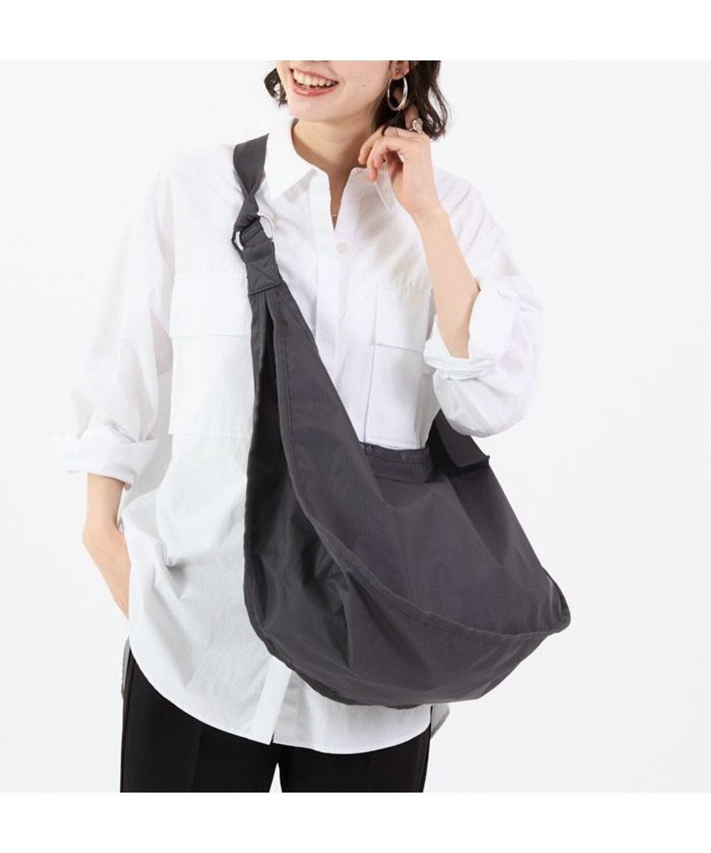 【レスポートサック/LeSportsac】のLARGE SPORTSAC/サンダー インテリア・キッズ・メンズ・レディースファッション・服の通販 founy(ファニー) 　ファッション　Fashion　レディースファッション　Fashion for Women　スポーツウェア　Functional & Stylish Sportswear　スポーツバッグ・ジム用ポーチ・バックパック　Gym Bag / Sports Backpack / Pouch for Training　軽量　Lightweight, Ultra Light　シンプル　Simple, Minimal　フィット　Fit, Slim Fit　プリント　Print, Printed Pattern　ポケット　Pocket, Pocket Detail　マグネット　Magnet, Magnetic Closure　無地　Plain, Solid Color　ラウンド　Round, Round Neck　ラップ　Wrap, Wrap Design　エレガント 上品　Elegant　ビジネス 仕事 通勤　Business / Work / Commuting　サンダー|ID: prp329100004840719 ipo3291000000035615312