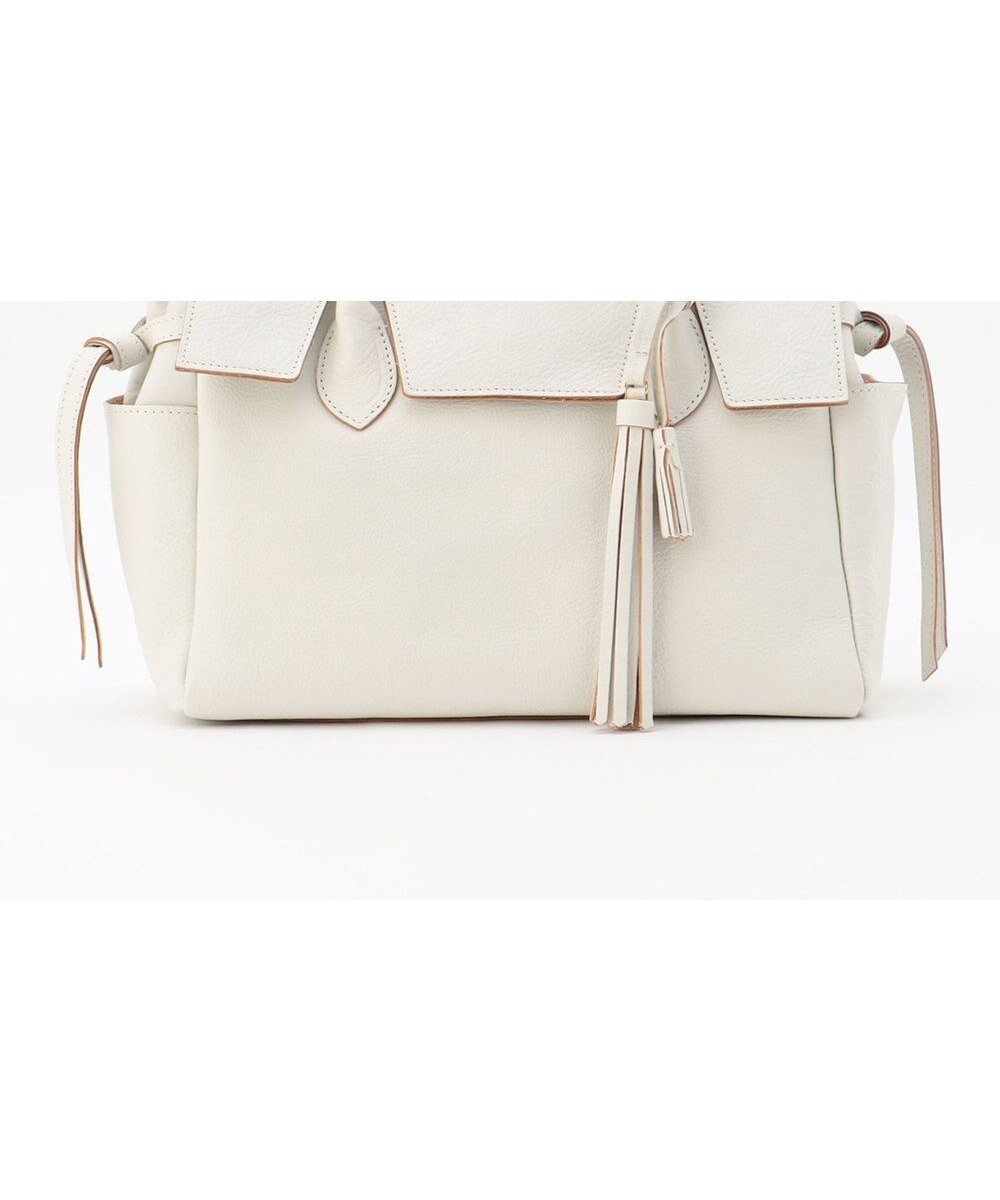 【アンビリオン/UNBILLION】の【テレビ ドラマ着用アイテム】perche 姫路オイルレザーフラップ付きトートバッグS インテリア・キッズ・メンズ・レディースファッション・服の通販 founy(ファニー) 　ファッション　Fashion　レディースファッション　Fashion for Women　バッグ　Bags　オイル　Body Oil　ショルダー　Shoulder, Shoulder Strap　タッセル　Tassel, Fringe　リボン　Ribbon, Bow　日本製　Made In Japan　アイボリー|ID: prp329100004840943 ipo3291000000036150737