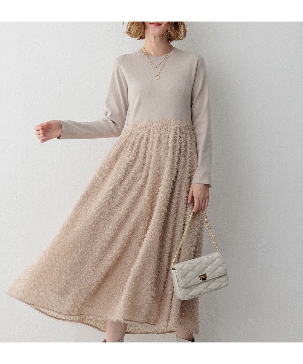 【23区/NIJYUSANKU】の【滝沢眞規子さん着用/一部店舗限定/洗える】ニットコンビジャカード ワンピース インテリア・キッズ・メンズ・レディースファッション・服の通販 founy(ファニー) 　ファッションモデル・俳優・女優　Models　女性　Women　滝沢眞規子　Takizawa Makiko　ファッション　Fashion　レディースファッション　Fashion for Women　ワンピース　Dresses　ニットワンピース　Knit Dresses　洗える　Machine Washable　コンビ　Combo, Combination Style　シフォン　Chiffon, Lightweight Fabric　シルバー　Silver, Metallic Silver　ジャカード／ジャガード　Jacquard, Woven Pattern　ストレッチ　Stretch, Stretchy Fabric　タフタ　Taffeta, Structured Fabric　トレンド　Trend, Trending Now　フェザー　Feather, Feather Detail　フラット　Flat, Flat Shoes　A/W・秋冬　Autumn/Winter　冬　Winter / This Winter　2024年　2024　エレガント 上品　Elegant　2024-2025秋冬・A/W　Autumn/Winter 2024–25 AW24–25　ベージュ系|ID: prp329100004840953 ipo3291000000035279874