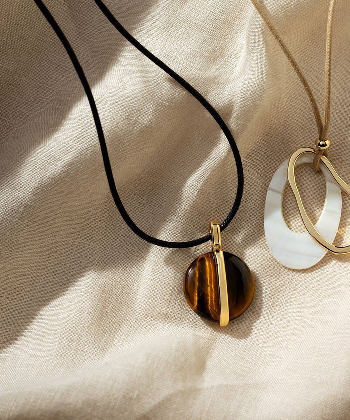 【23区/NIJYUSANKU】のラウンドストーン ネックレス インテリア・キッズ・メンズ・レディースファッション・服の通販 founy(ファニー) https://founy.com/ ファッション Fashion レディースファッション Fashion for Women ジュエリー Jewelry ネックレス Necklaces & Pendants 2025年 2025 2025春夏・S/S Spring/Summer 2025 SS25 おすすめ Recommended / Our Picks アクセサリー Fashion Accessories ストーン Stone, Gem-Like ネックレス Necklace, Pendant Necklace バランス Balance, Style Balance メタル Metal, Metal Parts ラウンド Round, Round Neck 夏 Summer S/S・春夏 SS, Spring/Summer, Warm Season |ID: prp329100004841082 ipo3291000000035726827