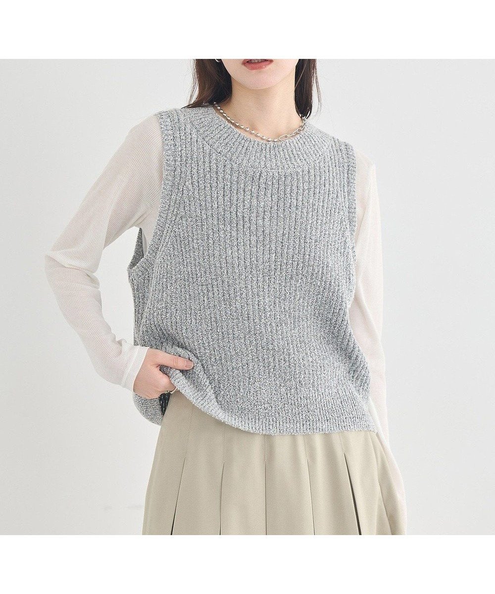 【アースミュージックアンドエコロジー/earth music&ecology】のクルーネックニットベスト インテリア・キッズ・メンズ・レディースファッション・服の通販 founy(ファニー) 　ファッション　Fashion　レディースファッション　Fashion for Women　アウター　Coat / Outerwear Collection　トップス・カットソー　Cut & Sew Tops　ニット　Knit Tops & Sweaters　ベスト&ジレ / 重ね着スタイル　Vests & Gilets　春　Spring　カットソー　Cut and Sewn Top　シンプル　Simple, Minimal　バランス　Balance, Style Balance　ベスト　Vest, Waistcoat　ポケット　Pocket, Pocket Detail　無地　Plain, Solid Color　S/S・春夏　SS, Spring/Summer, Warm Season　夏　Summer　Gray|ID: prp329100004841509 ipo3291000000035705249