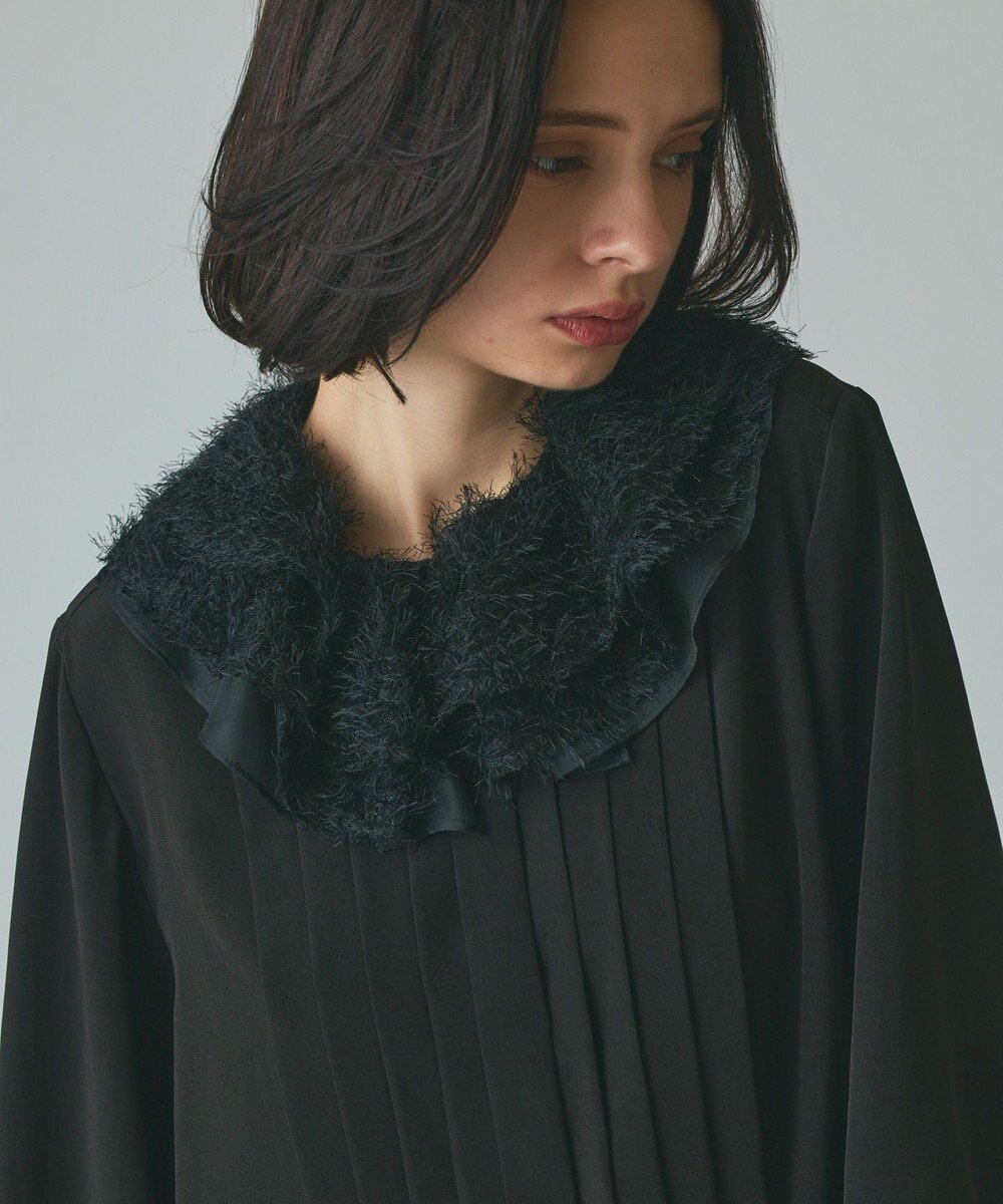 【グレース コンチネンタル/GRACE CONTINENTAL】のフェザーチュールカラーブラウス インテリア・キッズ・メンズ・レディースファッション・服の通販 founy(ファニー) 　ファッション　Fashion　レディースファッション　Fashion for Women　トップス・カットソー　Cut & Sew Tops　シャツ・ブラウス・オフィスカジュアル　Elegant Blouses & Button-Ups　シルク　Silk, 100% Silk　フロント　Front, Front Design　プリーツ　Pleats, Pleated　ベーシック　Basic, Essential　A/W・秋冬　Autumn/Winter　ブラック|ID: prp329100004841604 ipo3291000000035798442