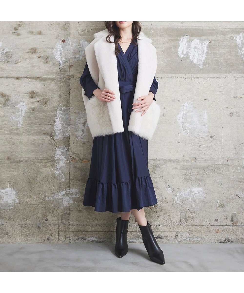 【グレース コンチネンタル/GRACE CONTINENTAL】の【BLANCHA】ムートンジレ 人気、トレンドファッション・服の通販 founy(ファニー) 　ファッション　Fashion　レディースファッション　Fashion for Women　アウター　Coat / Outerwear Collection　コート・ロングコート・ピーコート　Long Coats, Peacoats & More　レディースジャケット・軽アウター　Jackets　おすすめ　Recommended / Our Picks　イタリア　Italy　ジャケット　Jacket, Outerwear　スポーティ　Sporty, Casual Athletic　ダウン　Down, Puffer　フロント　Front, Front Design　ポケット　Pocket, Pocket Detail　ムートン　Shearling, Mouton　エレガント 上品　Elegant　A/W・秋冬　Autumn/Winter　 other-1|ID: prp329100004841628 ipo3291000000035806954