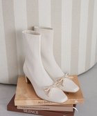 【メゾンドフルール/Maison de FLEUR】のリボンビジューニットブーツ 人気、トレンドファッション・服の通販 founy(ファニー) ファッション Fashion レディースファッション Fashion for Women インソール Shoe Insole クッション Cushion, Throw Pillow タイツ Tights, Legwear トレンド Trend, Trending Now ビジュー Bijou, Jewel-like Accent フィット Fit, Slim Fit リボン Ribbon, Bow A/W・秋冬 Autumn/Winter エレガント 上品 Elegant thumbnail Ivory|ID: prp329100004841644 ipo3291000000035595484
