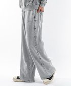 【ウィゴー/WEGO】の【ユニセックス着用ITEM】ブリーチスタッズロゴスウェットパンツ 人気、トレンドファッション・服の通販 founy(ファニー) ファッション Fashion レディースファッション Fashion for Women パンツ Pants & Trousers インナー Innerwear 春 Spring 秋 Autumn クロップド Cropped, Short Length グラフィック Graphic, Graphic Design シンプル Simple, Minimal ジャケット Jacket, Outerwear スウェット / スエット Sweatshirt, Sweatwear スタッズ Studs, Metal Accents スマホ Smartphone, Mobile Device セットアップ Set-Up, Coordinated Outfit トレンド Trend, Trending Now パーカー Hoodie, Parka ブリーチ Bleach, Washed Finish ポケット Pocket, Pocket Detail メンズ Men's, Menswear モチーフ Motif, Design Theme ワイド Wide, Wide Fit 冬 Winter / This Winter A/W・秋冬 Autumn/Winter おすすめ Recommended / Our Picks 2025年 2025 2025-2026秋冬・A/W Autumn/Winter 2025–26 AW25–26 thumbnail グレー|ID: prp329100004841663 ipo3291000000035459972