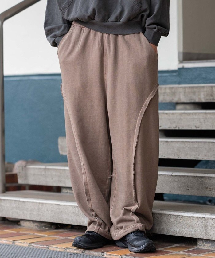 【ウィゴー/WEGO】の【ユニセックス着用ITEM/ウエストゴム/MLサイズ展開】バルーン3Dスウェットパンツ インテリア・キッズ・メンズ・レディースファッション・服の通販 founy(ファニー) https://founy.com/ ファッション Fashion レディースファッション Fashion for Women パンツ Pants & Trousers 春 Spring 秋 Autumn キャップ Cap, Baseball Cap シンプル Simple, Minimal ジャケット Jacket, Outerwear スウェット / スエット Sweatshirt, Sweatwear スニーカー Sneakers, Trainers スマホ Smartphone, Mobile Device セットアップ Set-Up, Coordinated Outfit ダブル Double, Double-Breasted ドローコード Drawcord, Drawstring Cord バルーン Balloon, Balloon Silhouette パーカー Hoodie, Parka ベスト Vest, Waistcoat 無地 Plain, Solid Color リラックス Relax, Relaxed Fit ワイド Wide, Wide Fit A/W・秋冬 Autumn/Winter プチプライス・低価格 Affordable / Budget Price おすすめ Recommended / Our Picks 2025年 2025 2025-2026秋冬・A/W Autumn/Winter 2025–26 AW25–26 |ID: prp329100004841672 ipo3291000000035804704