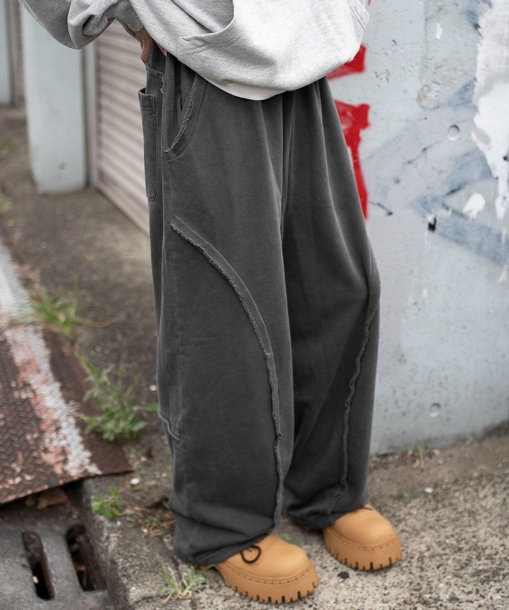 【ウィゴー/WEGO】の【ユニセックス着用ITEM/ウエストゴム/MLサイズ展開】バルーン3Dスウェットパンツ インテリア・キッズ・メンズ・レディースファッション・服の通販 founy(ファニー) 　ファッション　Fashion　レディースファッション　Fashion for Women　パンツ　Pants & Trousers　春　Spring　秋　Autumn　キャップ　Cap, Baseball Cap　シンプル　Simple, Minimal　ジャケット　Jacket, Outerwear　スウェット / スエット　Sweatshirt, Sweatwear　スニーカー　Sneakers, Trainers　スマホ　Smartphone, Mobile Device　セットアップ　Set-Up, Coordinated Outfit　ダブル　Double, Double-Breasted　ドローコード　Drawcord, Drawstring Cord　バルーン　Balloon, Balloon Silhouette　パーカー　Hoodie, Parka　ベスト　Vest, Waistcoat　無地　Plain, Solid Color　リラックス　Relax, Relaxed Fit　ワイド　Wide, Wide Fit　A/W・秋冬　Autumn/Winter　プチプライス・低価格　Affordable / Budget Price　おすすめ　Recommended / Our Picks　2025年　2025　2025-2026秋冬・A/W　Autumn/Winter 2025–26 AW25–26　ブラックその他|ID: prp329100004841672 ipo3291000000035804713