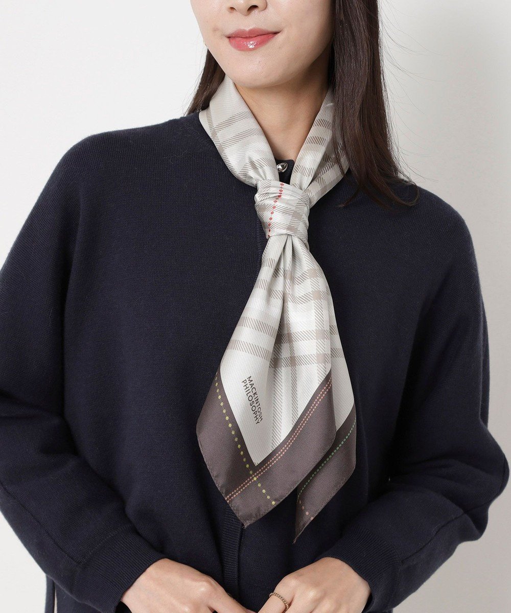 【ムーンバット/MOONBAT】のMACKINTOSH PHILOSOPHY(マッキントッシュ フィロソフィー)シルクスカーフ チェック 88×88㎝ 日本製 インテリア・キッズ・メンズ・レディースファッション・服の通販 founy(ファニー) 　ファッション　Fashion　レディースファッション　Fashion for Women　アクセサリー　Fashion Accessories　クラシック　Classic, Timeless Style　コレクション　Collection, Seasonal Line　シルク　Silk, 100% Silk　スカーフ　Scarf, Neckwear　チェック　Check, Plaid, Tartan　バンダナ　Bandana, Head Scarf　メンズ　Men's, Menswear　モダン　Modern, Contemporary　日本製　Made In Japan　エレガント 上品　Elegant　ベージュ|ID: prp329100004841700 ipo3291000000035830958