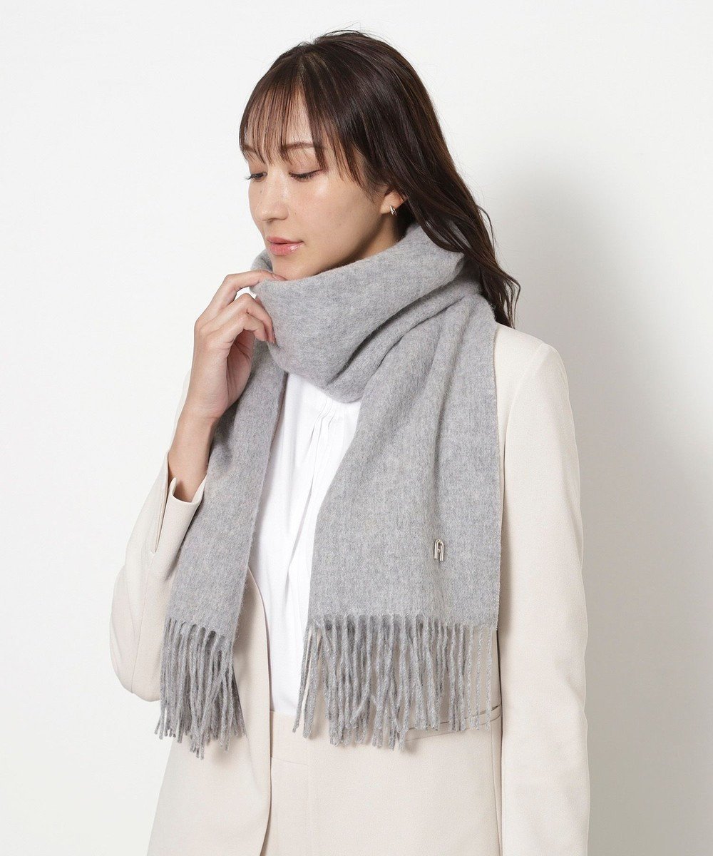 【ムーンバット/MOONBAT】のFURLA(フルラ)【WEB限定】ウール100% アーチロゴ 無地ストール 190cm×60cm インテリア・キッズ・メンズ・レディースファッション・服の通販 founy(ファニー) 　ファッション　Fashion　レディースファッション　Fashion for Women　イタリア　Italy　エレガント 上品　Elegant　ショール　Shawl, Wrap　シンプル　Simple, Minimal　ストール　Stole, Wrap　パターン　Pattern, Design Print　防寒　Cold Protection, Winter-Ready　無地　Plain, Solid Color　A/W・秋冬　Autumn/Winter　グレー|ID: prp329100004841819 ipo3291000000035633992