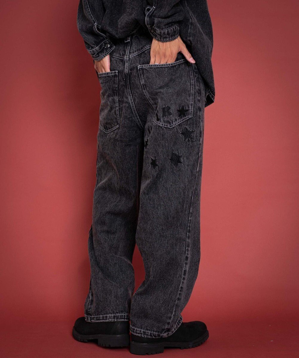 【ウィゴー/WEGO】の【ユニセックス着用YD/ウエスト調整可/MLサイズ展開】グラフィックデニムパンツ インテリア・キッズ・メンズ・レディースファッション・服の通販 founy(ファニー) 　ファッション　Fashion　レディースファッション　Fashion for Women　パンツ　Pants & Trousers　デニムパンツ・ジーンズ・美脚デニム　Denim Jeans & Pants　春　Spring　秋　Autumn　グラフィック　Graphic, Graphic Design　スニーカー　Sneakers, Trainers　スマホ　Smartphone, Mobile Device　デニム　Denim, Jeans Material　トレンド　Trend, Trending Now　ハーフ　Half, Half-Length　フリンジ　Fringe, Tassel　フロント　Front, Front Design　ルーズ　Loose, Oversized　A/W・秋冬　Autumn/Winter　おすすめ　Recommended / Our Picks　夏　Summer　デニムブラックソノタ|ID: prp329100004841878 ipo3291000000035832961