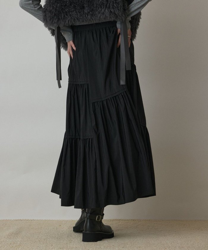 【グレース コンチネンタル/GRACE CONTINENTAL】のティアードロングスカート インテリア・キッズ・メンズ・レディースファッション・服の通販 founy(ファニー) https://founy.com/ ファッション Fashion レディースファッション Fashion for Women スカート Skirts ロングスカート Long Skirts / Maxi & Midi Skirts ギャザー Gathered, Ruffled タフタ Taffeta, Structured Fabric ティアードスカート Tiered Skirt, Flounced Skirt A/W・秋冬 Autumn/Winter |ID: prp329100004841969 ipo3291000000035286141