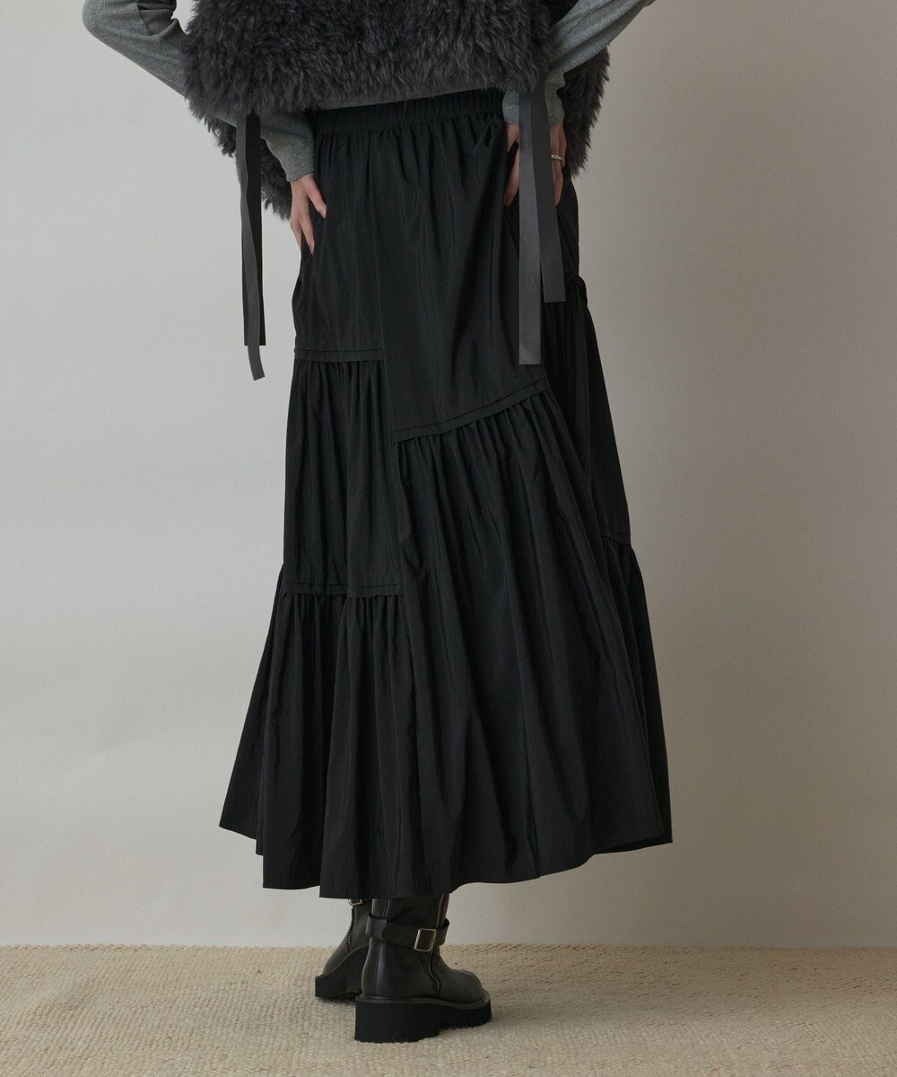 【グレース コンチネンタル/GRACE CONTINENTAL】のティアードロングスカート インテリア・キッズ・メンズ・レディースファッション・服の通販 founy(ファニー) 　ファッション　Fashion　レディースファッション　Fashion for Women　スカート　Skirts　ロングスカート　Long Skirts / Maxi & Midi Skirts　ギャザー　Gathered, Ruffled　タフタ　Taffeta, Structured Fabric　ティアードスカート　Tiered Skirt, Flounced Skirt　A/W・秋冬　Autumn/Winter　ブラック|ID: prp329100004841969 ipo3291000000035286141