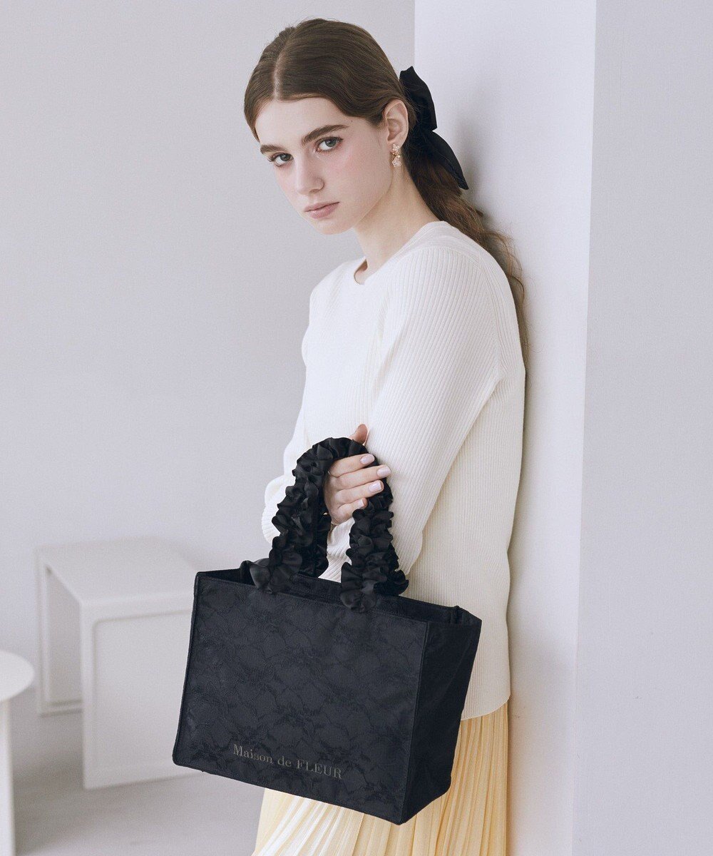 【メゾンドフルール/Maison de FLEUR】のレースフリルハンドルスクエアトートSバッグ 人気、トレンドファッション・服の通販 founy(ファニー) 　ファッション　Fashion　レディースファッション　Fashion for Women　バッグ　Bags　2026年　2026　おすすめ　Recommended / Our Picks　サテン　Satin, Glossy Fabric　フリル　Frill, Ruffle　ポケット　Pocket, Pocket Detail　レース　Lace, Lace Fabric　エレガント 上品　Elegant　 other-1|ID: prp329100004841980 ipo3291000000035649378