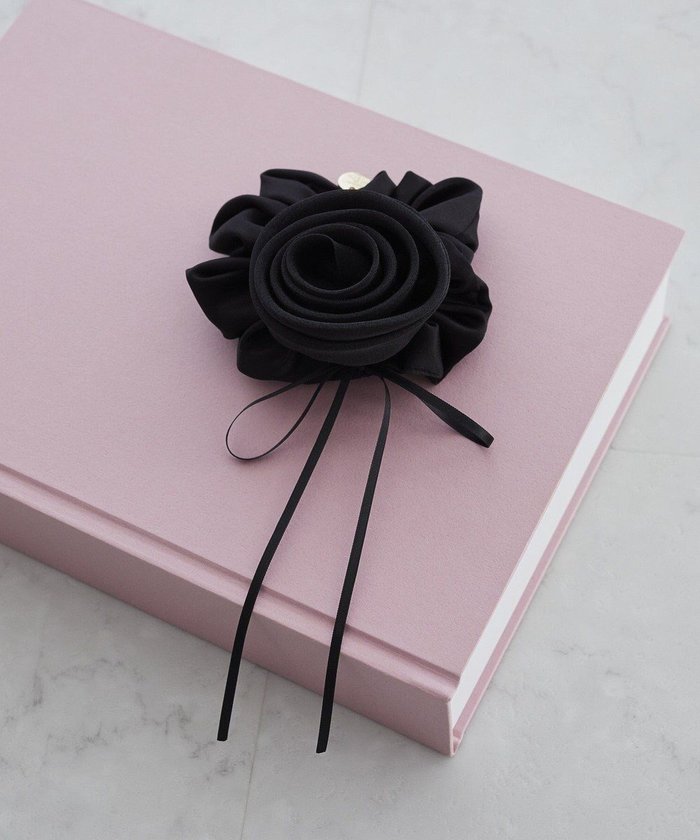 【メゾンドフルール/Maison de FLEUR】のローズシュシュ インテリア・キッズ・メンズ・レディースファッション・服の通販 founy(ファニー) https://founy.com/ ファッション Fashion レディースファッション Fashion for Women シュシュ&ヘアアクセ/ヘアアレンジ Scrunchies & Hair Accessories おすすめ Recommended / Our Picks アクセサリー Fashion Accessories オーガンジー Organza Fabric ギフト プレゼント Gift / Present シンプル Simple, Minimal トレンド Trend, Trending Now プレート Plate, Dish モチーフ Motif, Design Theme エレガント 上品 Elegant |ID: prp329100004842004 ipo3291000000035793117