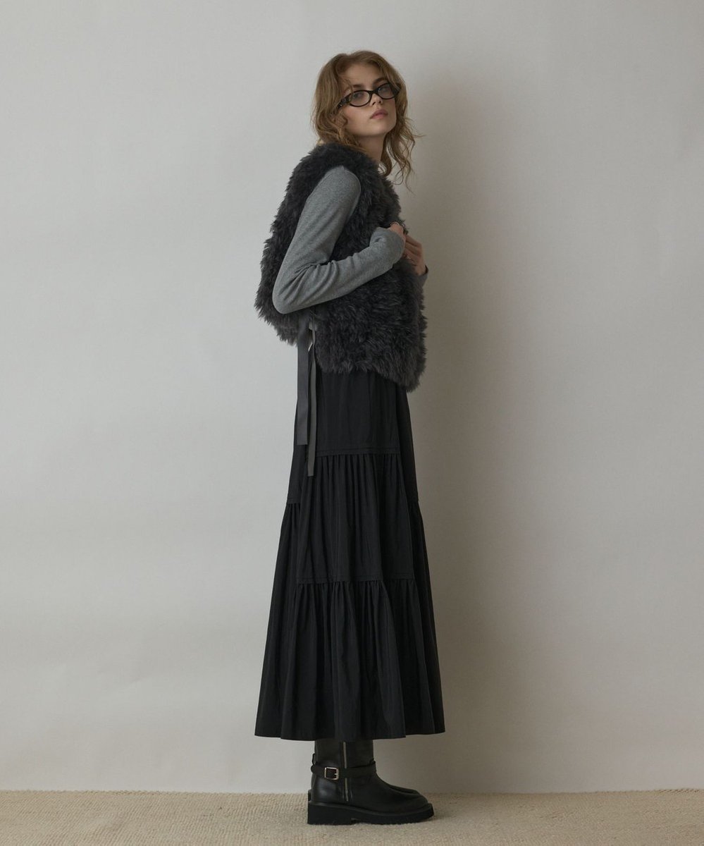 【グレース コンチネンタル/GRACE CONTINENTAL】のショ-トファ-ジレ インテリア・キッズ・メンズ・レディースファッション・服の通販 founy(ファニー) 　ファッション　Fashion　レディースファッション　Fashion for Women　アウター　Coat / Outerwear Collection　レディースジャケット・軽アウター　Jackets　カーディガン　Cardigan, Knitwear　ショート　Short, Short Length　ジャケット　Jacket, Outerwear　バランス　Balance, Style Balance　フェイクファー　Faux Fur, Imitation Fur　リボン　Ribbon, Bow　A/W・秋冬　Autumn/Winter　チャコール|ID: prp329100004842048 ipo3291000000035810741