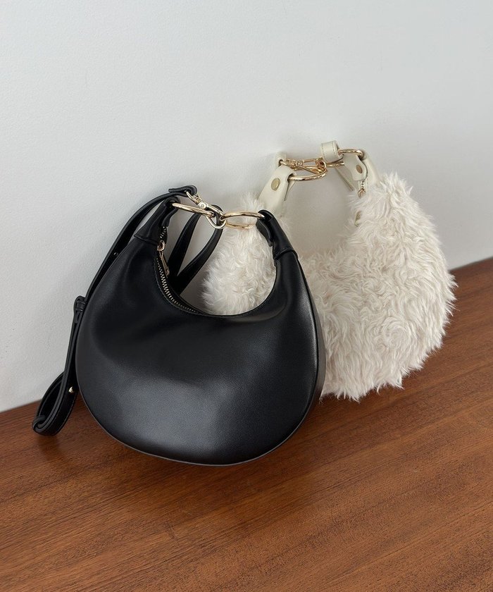 【組曲/KUMIKYOKU】の【加藤ローサさん着用】キャットショルダー バッグ インテリア・キッズ・メンズ・レディースファッション・服の通販 founy(ファニー) https://founy.com/ ファッション Fashion レディースファッション Fashion for Women バッグ Bags コンパクト Compact, Small Size ショルダー Shoulder, Shoulder Strap トレンド Trend, Trending Now フォルム Silhouette, Form ラウンド Round, Round Neck エレガント 上品 Elegant |ID: prp329100004842055 ipo3291000000035810887