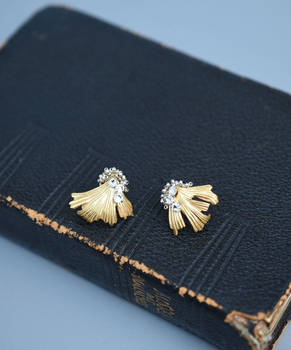 【モンシロ/monshiro】のイチョウビーズピアス 人気、トレンドファッション・服の通販 founy(ファニー) 　ファッション　Fashion　レディースファッション　Fashion for Women　アクセサリー　Fashion Accessories　イヤリング　Earrings　ヴィンテージ　Vintage Style　シルバー　Silver, Metallic Silver　ジュエリー　Jewelry, Accessories　スワロフスキー　Swarovski, Crystal Accent　バランス　Balance, Style Balance　パーティ　Party, Party Style　ボックス　Boxy, Box Shape　モチーフ　Motif, Design Theme　リーフ　Leaf, Botanical Leaf　セレモニー　Ceremony　結婚式　Wedding　 other-1|ID: prp329100004842293 ipo3291000000035812530