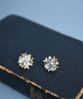 【モンシロ/monshiro】のカランコエピアス 人気、トレンドファッション・服の通販 founy(ファニー) ファッション Fashion レディースファッション Fashion for Women アクセサリー Fashion Accessories イヤリング Earrings ヴィンテージ Vintage Style ガラス Glass, Glassware シルバー Silver, Metallic Silver ジュエリー Jewelry, Accessories パーティ Party, Party Style フラワー Flower, Floral ボックス Boxy, Box Shape メタル Metal, Metal Parts モチーフ Motif, Design Theme 冬 Winter / This Winter エレガント 上品 Elegant セレモニー Ceremony 結婚式 Wedding |ID:prp329100004842297