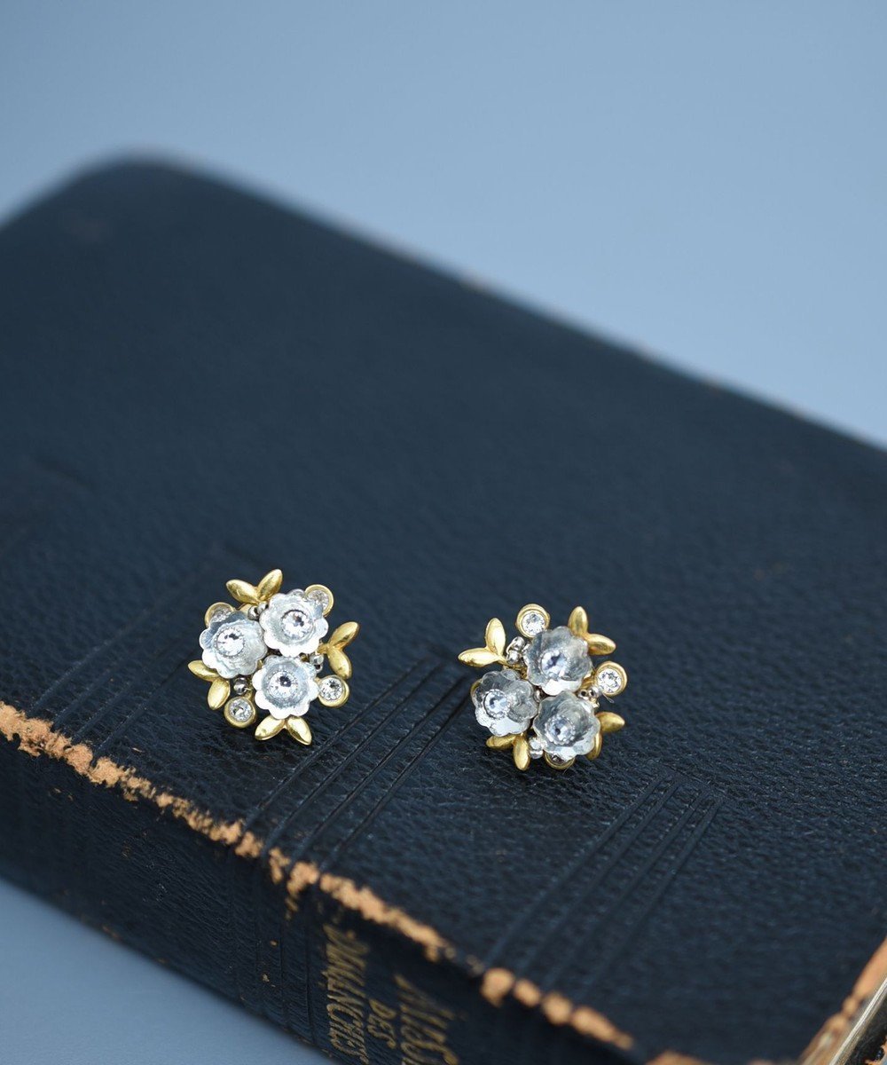 【モンシロ/monshiro】のカランコエピアス 人気、トレンドファッション・服の通販 founy(ファニー) 　ファッション　Fashion　レディースファッション　Fashion for Women　アクセサリー　Fashion Accessories　イヤリング　Earrings　ヴィンテージ　Vintage Style　ガラス　Glass, Glassware　シルバー　Silver, Metallic Silver　ジュエリー　Jewelry, Accessories　パーティ　Party, Party Style　フラワー　Flower, Floral　ボックス　Boxy, Box Shape　メタル　Metal, Metal Parts　モチーフ　Motif, Design Theme　冬　Winter / This Winter　エレガント 上品　Elegant　セレモニー　Ceremony　結婚式　Wedding　 other-1|ID: prp329100004842297 ipo3291000000035812597