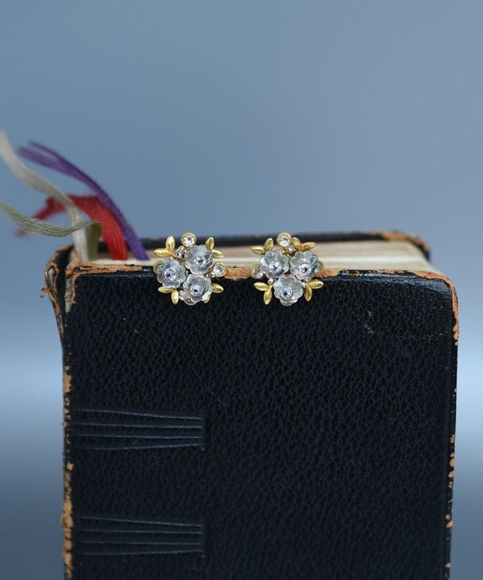 【モンシロ/monshiro】のカランコエイヤリング インテリア・キッズ・メンズ・レディースファッション・服の通販 founy(ファニー) https://founy.com/ ファッション Fashion レディースファッション Fashion for Women ジュエリー Jewelry ファッションリング Fashion Rings イヤリング・フープ・ドロップタイプ Hoop, Drop & Clip Earrings アクセサリー Fashion Accessories イヤリング Earrings ヴィンテージ Vintage Style ガラス Glass, Glassware シルバー Silver, Metallic Silver ジュエリー Jewelry, Accessories パーティ Party, Party Style フラワー Flower, Floral ボックス Boxy, Box Shape メタル Metal, Metal Parts モチーフ Motif, Design Theme 冬 Winter / This Winter エレガント 上品 Elegant セレモニー Ceremony 結婚式 Wedding |ID: prp329100004842298 ipo3291000000035835220