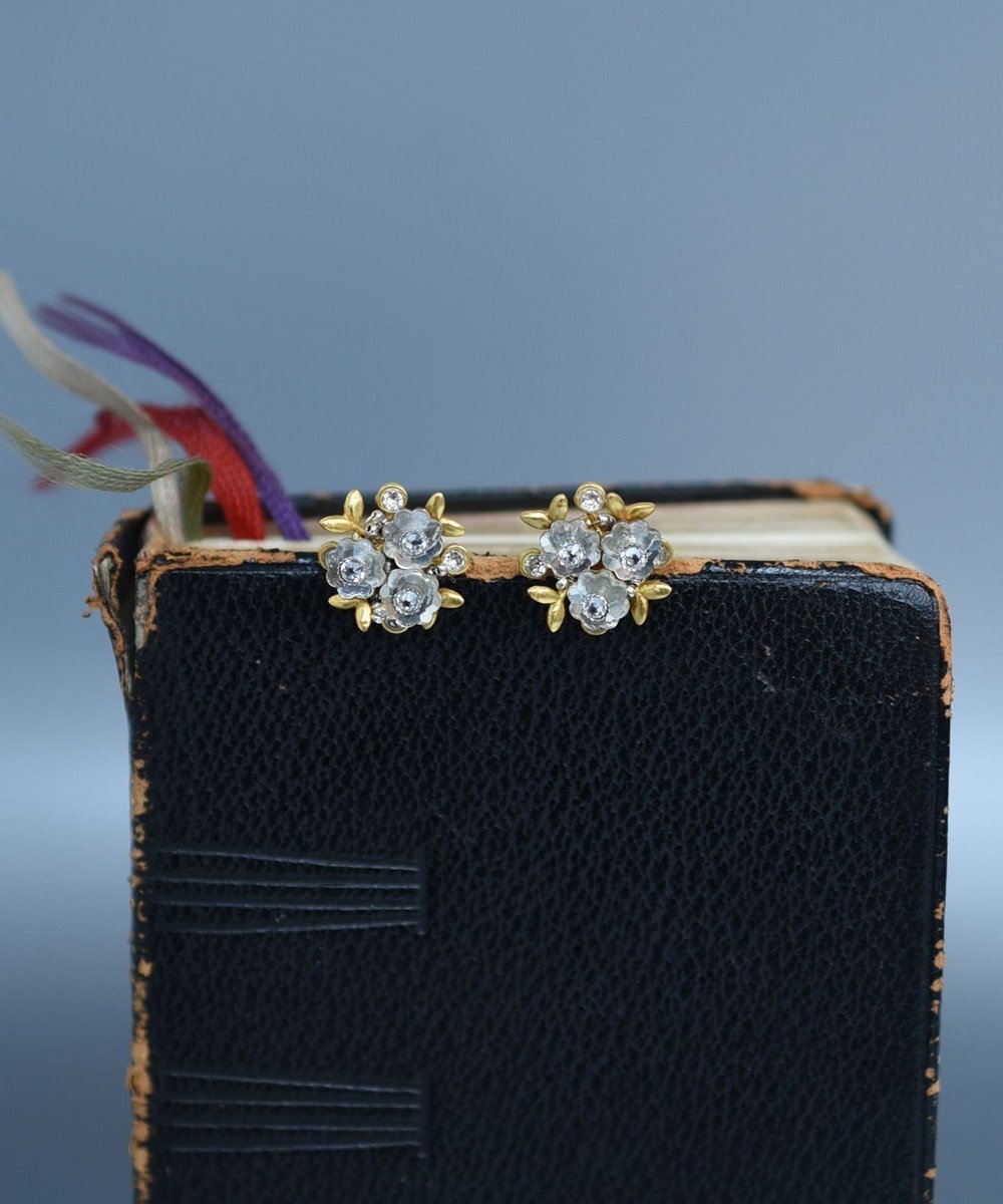 【モンシロ/monshiro】のカランコエイヤリング 人気、トレンドファッション・服の通販 founy(ファニー) 　ファッション　Fashion　レディースファッション　Fashion for Women　ジュエリー　Jewelry　ファッションリング　Fashion Rings　イヤリング・フープ・ドロップタイプ　Hoop, Drop & Clip Earrings　アクセサリー　Fashion Accessories　イヤリング　Earrings　ヴィンテージ　Vintage Style　ガラス　Glass, Glassware　シルバー　Silver, Metallic Silver　ジュエリー　Jewelry, Accessories　パーティ　Party, Party Style　フラワー　Flower, Floral　ボックス　Boxy, Box Shape　メタル　Metal, Metal Parts　モチーフ　Motif, Design Theme　冬　Winter / This Winter　エレガント 上品　Elegant　セレモニー　Ceremony　結婚式　Wedding　 other-1|ID: prp329100004842298 ipo3291000000035835220