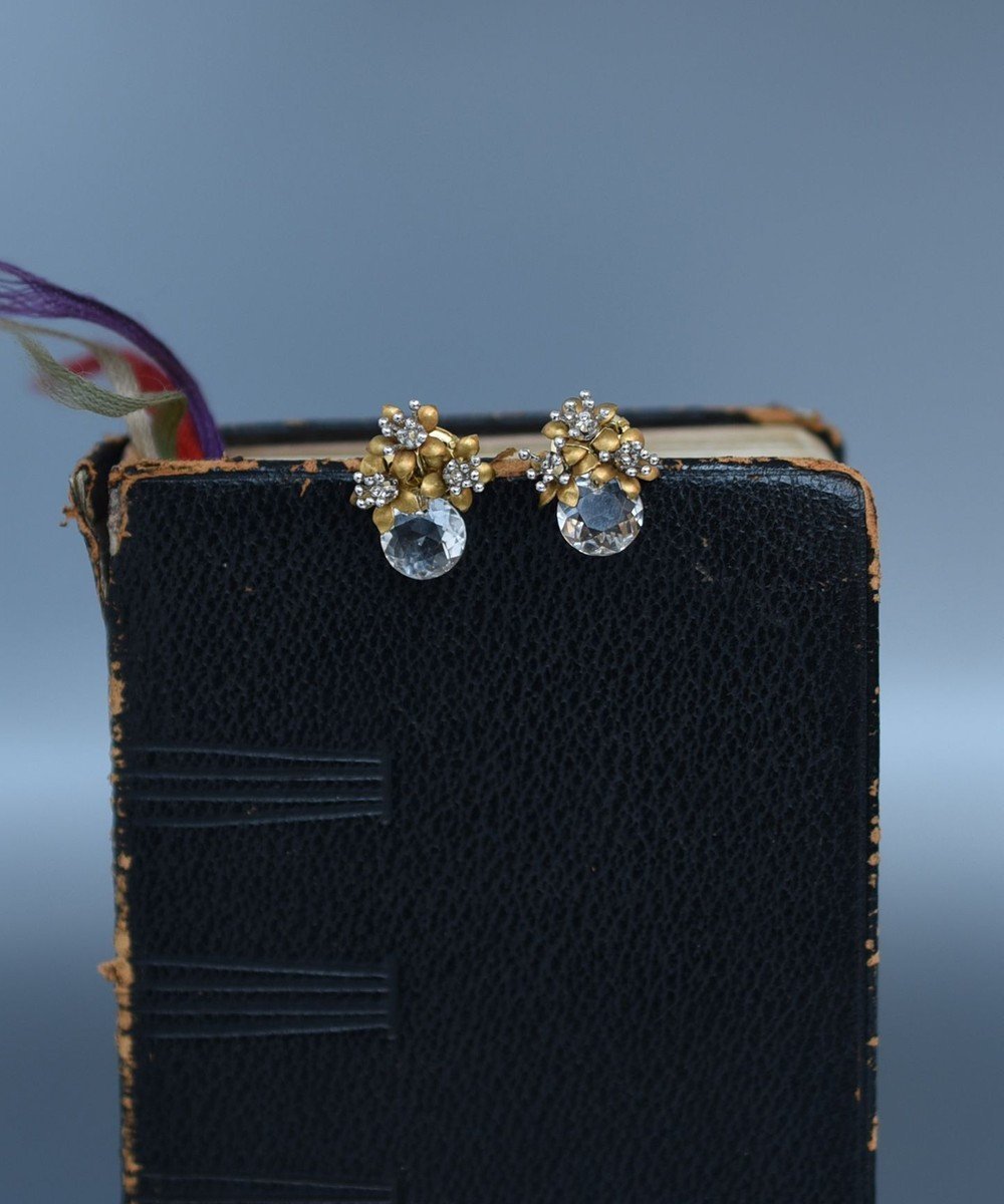 【モンシロ/monshiro】のウィンターコスモスグラスイヤリング 人気、トレンドファッション・服の通販 founy(ファニー) 　ファッション　Fashion　レディースファッション　Fashion for Women　ジュエリー　Jewelry　ファッションリング　Fashion Rings　イヤリング・フープ・ドロップタイプ　Hoop, Drop & Clip Earrings　アクセサリー　Fashion Accessories　イヤリング　Earrings　ヴィンテージ　Vintage Style　秋　Autumn　ガラス　Glass, Glassware　クリスタル　Crystal, Swarovski　ジュエリー　Jewelry, Accessories　スワロフスキー　Swarovski, Crystal Accent　テクスチャー　Texture, Textured Fabric　パーティ　Party, Party Style　ボックス　Boxy, Box Shape　モチーフ　Motif, Design Theme　冬　Winter / This Winter　セレモニー　Ceremony　結婚式　Wedding　 other-1|ID: prp329100004842300 ipo3291000000035812639