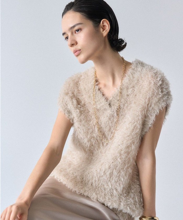 【23区/NIJYUSANKU】の【GOLD LABEL】ファーモール ベスト インテリア・キッズ・メンズ・レディースファッション・服の通販 founy(ファニー) https://founy.com/ ファッション Fashion レディースファッション Fashion for Women アウター Coat / Outerwear Collection トップス・カットソー Cut & Sew Tops ニット Knit Tops & Sweaters ベスト&ジレ / 重ね着スタイル Vests & Gilets カットソー Cut and Sewn Top コレクション Collection, Seasonal Line シアー Sheer, See-Through シンプル Simple, Minimal スマート Smart, Elegant スリーブ Sleeve, Long Sleeve / Short Sleeve セーター Sweater, Knitwear テクスチャー Texture, Textured Fabric ベスト Vest, Waistcoat リアル Real, Realistic A/W・秋冬 Autumn/Winter 冬 Winter / This Winter おすすめ Recommended / Our Picks 2025年 2025 2025-2026秋冬・A/W Autumn/Winter 2025–26 AW25–26 |ID: prp329100004842343 ipo3291000000035837233