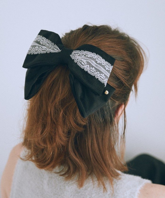 【メゾンドフルール/Maison de FLEUR】のベロアレースリボンバレッタ インテリア・キッズ・メンズ・レディースファッション・服の通販 founy(ファニー) https://founy.com/ ファッション Fashion レディースファッション Fashion for Women トップス・カットソー Cut & Sew Tops ベロアトップス Velour Tops / Velvet-Look Items シュシュ&ヘアアクセ/ヘアアレンジ Scrunchies & Hair Accessories アクセサリー Fashion Accessories ハーフ Half, Half-Length バレッタ Barrette, Hair Clip ベロア Velour, Soft Velvet リボン Ribbon, Bow レース Lace, Lace Fabric エレガント 上品 Elegant |ID: prp329100004842405 ipo3291000000035714966