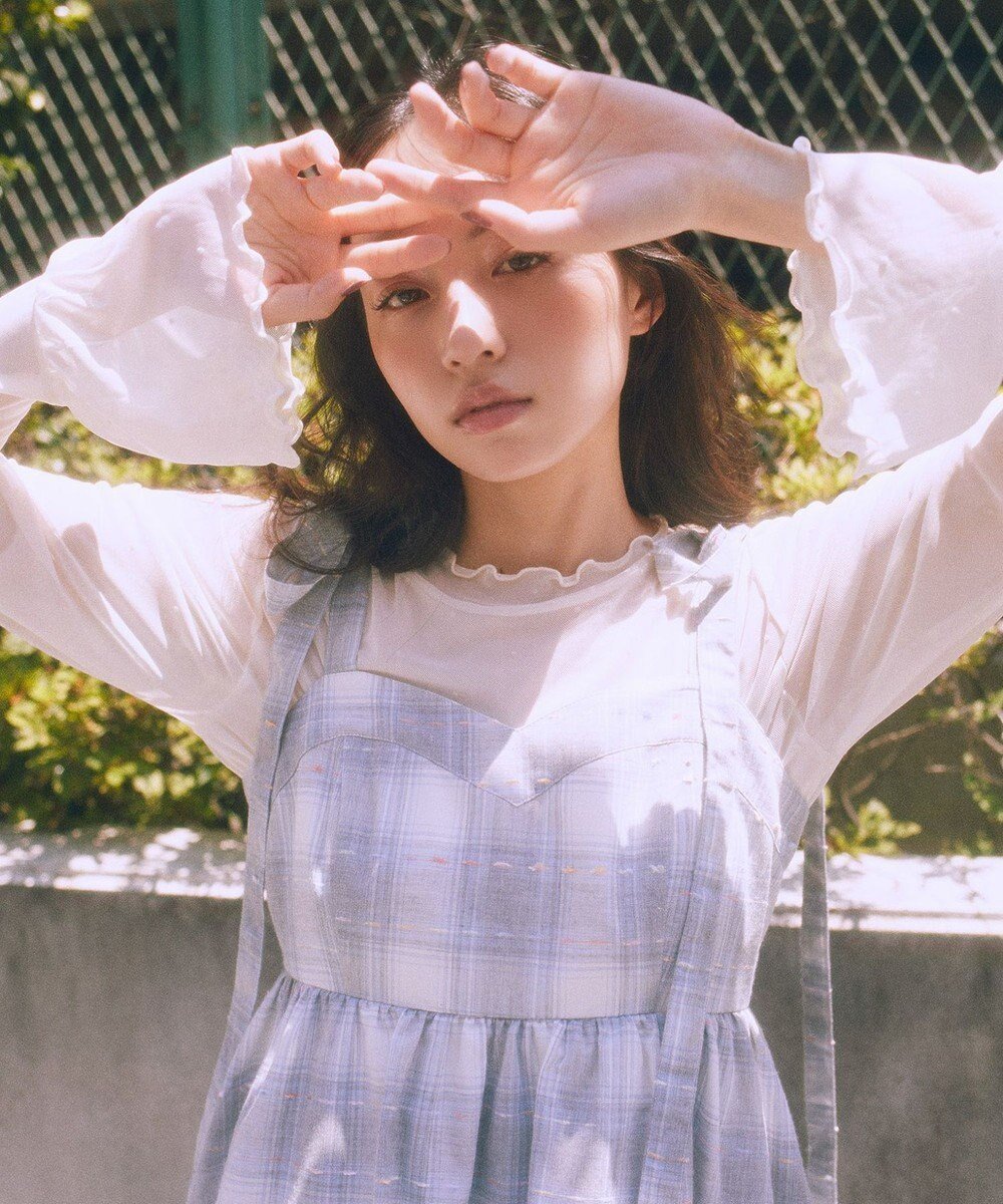 【アースミュージックアンドエコロジー/earth music&ecology】のフロッキードットメロープルオーバー 人気、トレンドファッション・服の通販 founy(ファニー) 　ファッション　Fashion　レディースファッション　Fashion for Women　トップス・カットソー　Cut & Sew Tops　シャツ・ブラウス・オフィスカジュアル　Elegant Blouses & Button-Ups　ロングTシャツ・Tシャツ　Longline T-Shirts & Tees　カジュアルプルオーバー・ニットトップス　Pullovers & Knit Tops / Casual Pullovers　カットソー・ベーシックTシャツ　Cut-and-Sewn Tops / Stretch Tees & Basics　おすすめ　Recommended / Our Picks　インナー　Innerwear　カットソー　Cut and Sewn Top　スリーブ　Sleeve, Long Sleeve / Short Sleeve　フェミニン　Feminine, Girly　フリル　Frill, Ruffle　ポケット　Pocket, Pocket Detail　A/W・秋冬　Autumn/Winter　 other-1|ID: prp329100004842417 ipo3291000000036117541