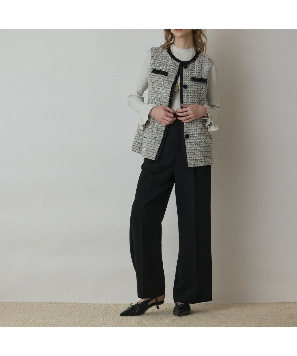 【グレース コンチネンタル/GRACE CONTINENTAL】のツイードペプラムベスト 人気、トレンドファッション・服の通販 founy(ファニー) 　ファッション　Fashion　レディースファッション　Fashion for Women　アウター　Coat / Outerwear Collection　トップス・カットソー　Cut & Sew Tops　ベスト&ジレ / 重ね着スタイル　Vests & Gilets　おすすめ　Recommended / Our Picks　クラシカル　Classical, Vintage-Inspired　セットアップ　Set-Up, Coordinated Outfit　ツイード　Twill, Twill Weave　ハイネック　High Neck, Mock Neck　ビジュー　Bijou, Jewel-like Accent　ベスト　Vest, Waistcoat　ペプラム　Peplum, Flared Hem　モノトーン　Monotone, Black and White　リュクス　Luxury, Elegant, High-End, Chic　エレガント 上品　Elegant　A/W・秋冬　Autumn/Winter　 other-1|ID: prp329100004842433 ipo3291000000035835731