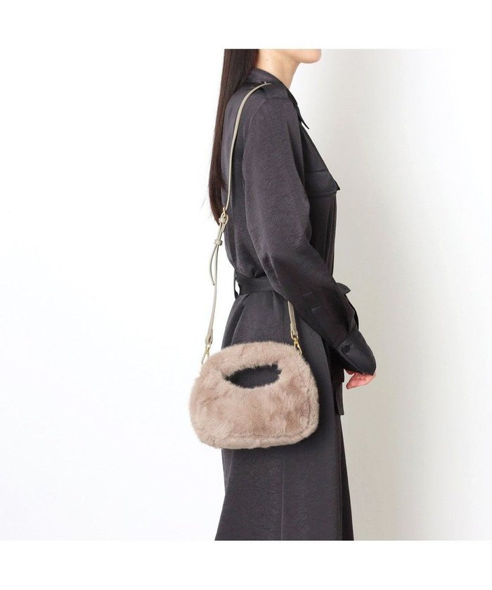 【アンビリオン/UNBILLION】のカシュカシュ cachecache / フェイクファー2wayハンドルミニバッグ インテリア・キッズ・メンズ・レディースファッション・服の通販 founy(ファニー) https://founy.com/ ファッション Fashion レディースファッション Fashion for Women バッグ Bags アクセサリー Fashion Accessories カラフル Colorful Design ショルダー Shoulder, Shoulder Strap 財布 Wallet, Purse ハンド Hand, Handmade フェイクファー Faux Fur, Imitation Fur ミックス Mix, Mixed Style モチーフ Motif, Design Theme 再入荷 Restock / Back in Stock |ID: prp329100004842443 ipo3291000000035836951