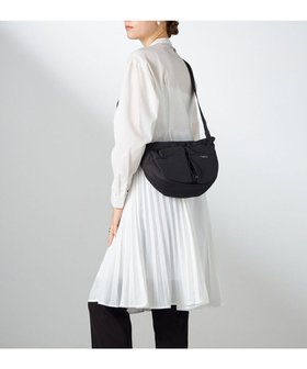 【イザック/Y'SACCS】のドローストリング コンビカラーショルダー mini 人気、トレンドファッション・服の通販 founy(ファニー) ファッション Fashion レディースファッション Fashion for Women おすすめ Recommended / Our Picks コンビ Combo, Combination Style ショルダー Shoulder, Shoulder Strap スマート Smart, Elegant ドローストリング Drawstring, Pull Cord ベーシック Basic, Essential ポケット Pocket, Pocket Detail 財布 Wallet, Purse |ID:prp329100004842466