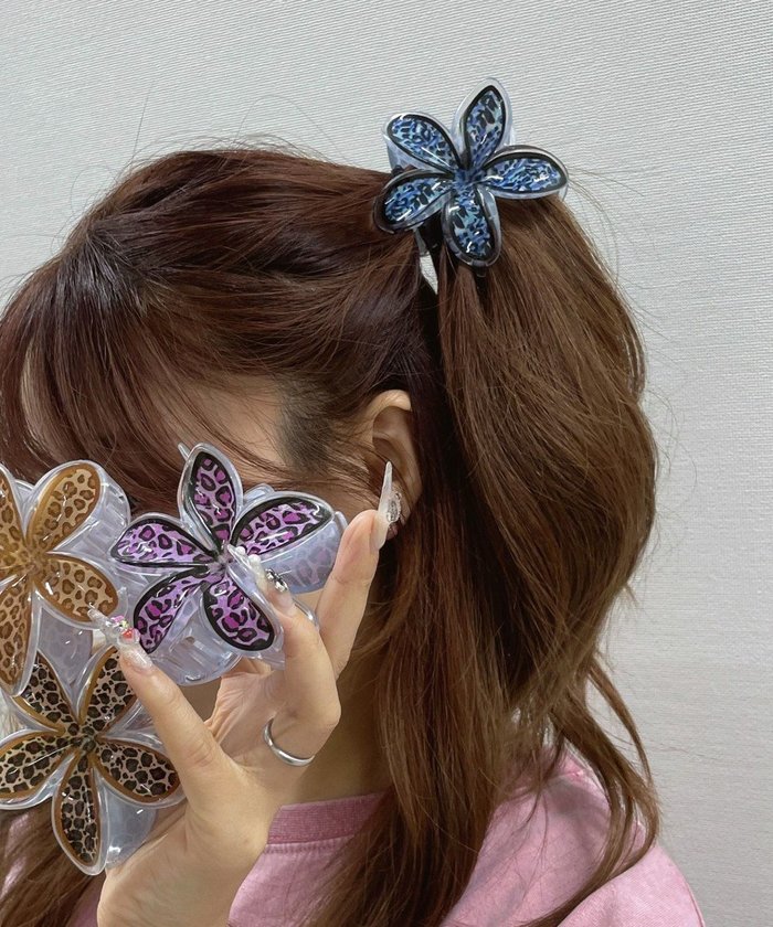 【ウィゴー/WEGO】のLレオパードフラワーバンス2 インテリア・キッズ・メンズ・レディースファッション・服の通販 founy(ファニー) https://founy.com/ ファッション Fashion レディースファッション Fashion for Women シュシュ&ヘアアクセ/ヘアアレンジ Scrunchies & Hair Accessories アクセサリー Fashion Accessories スマホ Smartphone, Mobile Device フラワー Flower, Floral レオパード Leopard, Animal Print |ID: prp329100004842538 ipo3291000000035855923