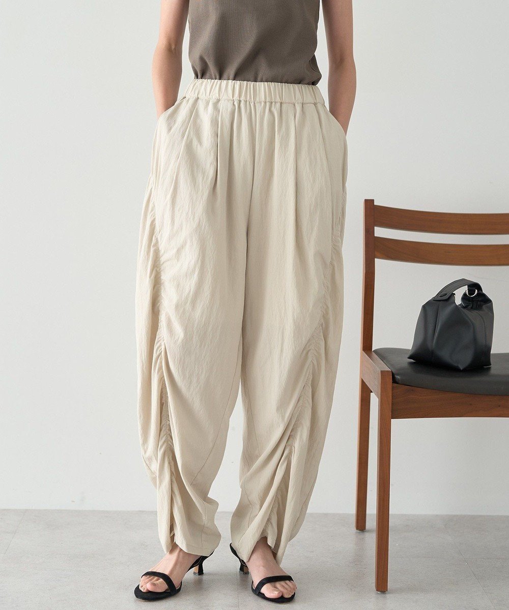 【アメリカンホリック/AMERICAN HOLIC】のギャザーバレル風パンツ インテリア・キッズ・メンズ・レディースファッション・服の通販 founy(ファニー) ファッション Fashion レディースファッション Fashion for Women パンツ Pants & Trousers おすすめ Recommended / Our Picks ギャザー Gathered, Ruffled シンプル Simple, Minimal バランス Balance, Style Balance フロント Front, Front Design ポケット Pocket, Pocket Detail A/W・秋冬 Autumn/Winter Ecru|ID: prp329100004842612 ipo3291000000035595995