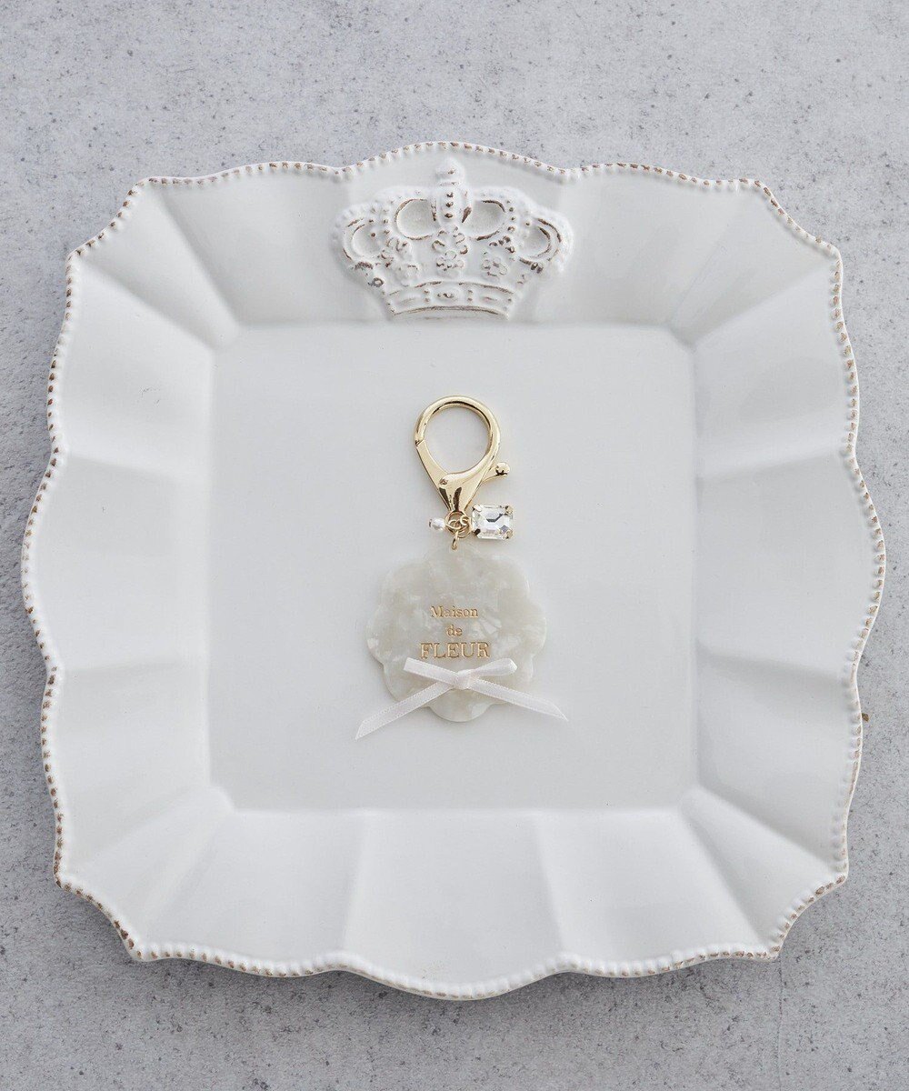 【メゾンドフルール/Maison de FLEUR】のアセチスカラップフルールチャーム 人気、トレンドファッション・服の通販 founy(ファニー) 　ファッション　Fashion　レディースファッション　Fashion for Women　おすすめ　Recommended / Our Picks　アクセサリー　Fashion Accessories　スカラップ　Scallop, Scalloped Edge　チャーム　Charm, Pendant　フレーム　Frame, Outline　ベーシック　Basic, Essential　ポーチ　Pouch, Small Case　リボン　Ribbon, Bow　エレガント 上品　Elegant　 other-1|ID: prp329100004842644 ipo3291000000035837842