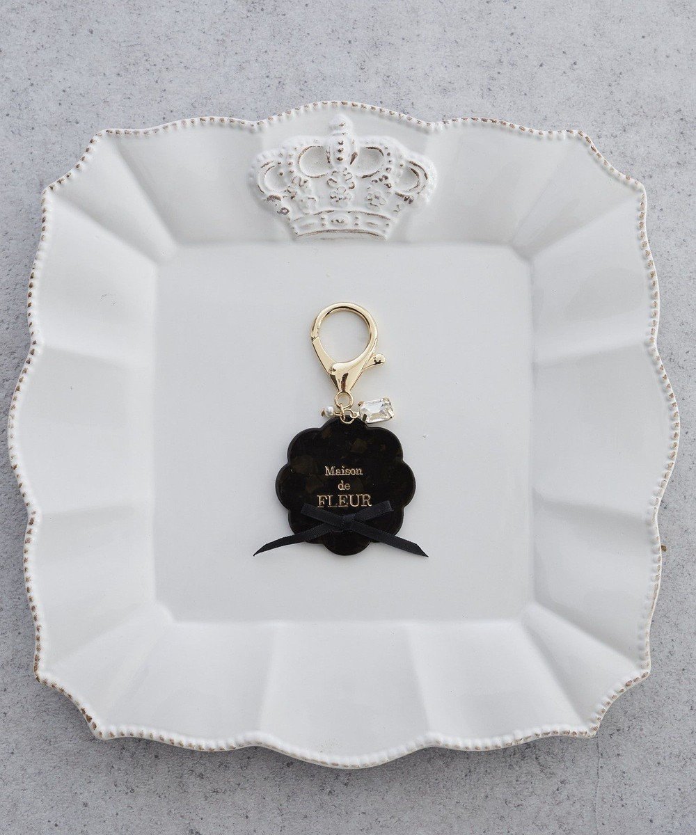 【メゾンドフルール/Maison de FLEUR】のアセチスカラップフルールチャーム インテリア・キッズ・メンズ・レディースファッション・服の通販 founy(ファニー) 　ファッション　Fashion　レディースファッション　Fashion for Women　おすすめ　Recommended / Our Picks　アクセサリー　Fashion Accessories　スカラップ　Scallop, Scalloped Edge　チャーム　Charm, Pendant　フレーム　Frame, Outline　ベーシック　Basic, Essential　ポーチ　Pouch, Small Case　リボン　Ribbon, Bow　エレガント 上品　Elegant　Black|ID: prp329100004842644 ipo3291000000035837851