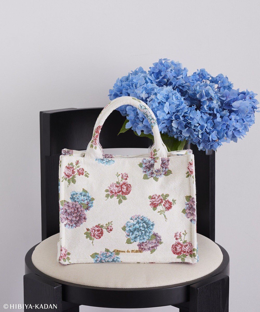 【メゾンドフルール/Maison de FLEUR】の日比谷花壇コラボ ゴブランスクエアトート 人気、トレンドファッション・服の通販 founy(ファニー) 　ファッション　Fashion　レディースファッション　Fashion for Women　バッグ　Bags　コラボ　Collaboration, Collab　コレクション　Collection, Seasonal Line　コンパクト　Compact, Small Size　スクエア　Square, Square Shape　チャーム　Charm, Pendant　フォルム　Silhouette, Form　フランス　France, French　おすすめ　Recommended / Our Picks　 other-1|ID: prp329100004842682 ipo3291000000035633976