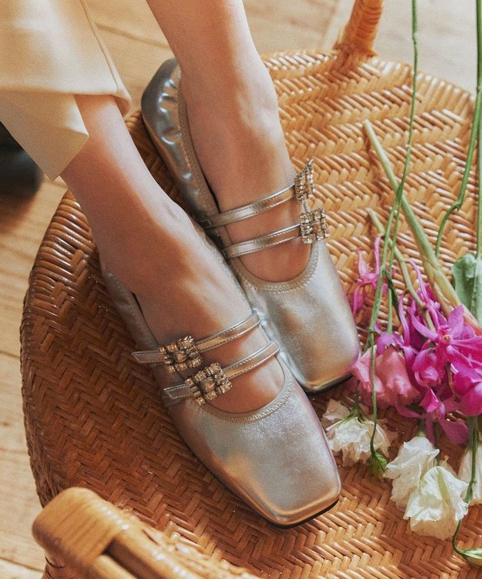 【ブリジット バーキン/Bridget Birkin】の【PARADIS COULEUR】ビジューバックルダブルストラップバレエ インテリア・キッズ・メンズ・レディースファッション・服の通販 founy(ファニー) https://founy.com/ ファッション Fashion レディースファッション Fashion for Women バッグ Bags クッション Cushion, Throw Pillow シューズ Shoes, Footwear スクエア Square, Square Shape バレエ Ballet, Ballet Style フィット Fit, Slim Fit フェミニン Feminine, Girly 軽量 Lightweight, Ultra Light |ID: prp329100004842713 ipo3291000000035838773